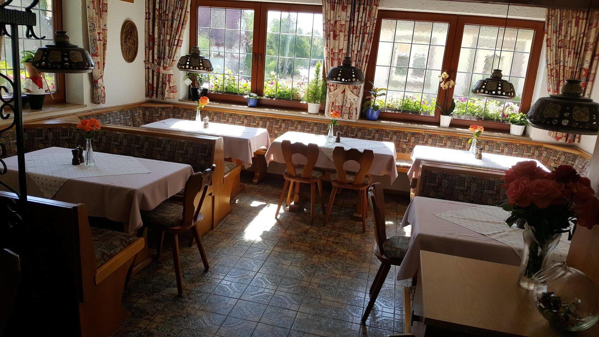 Hotel Gasthof Zum Schwan Steinsfeld Luaran gambar